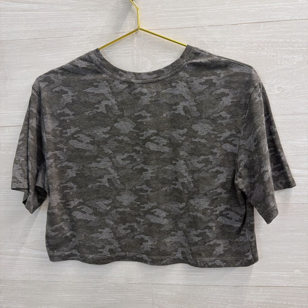 Fabletics Grey Camo Cropped Short Sleeve Top Small