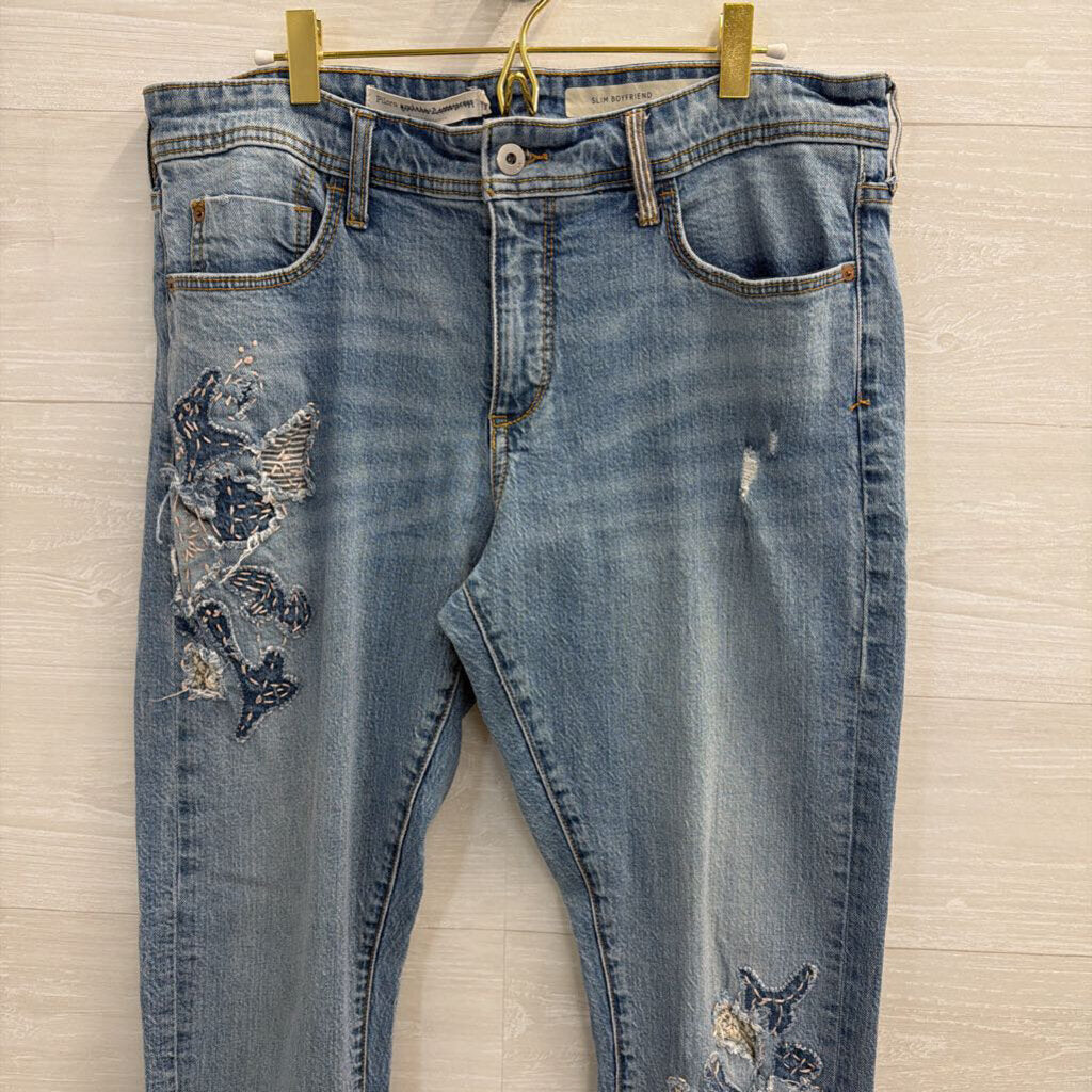 Pilcro Light Wash Slim Boyfriend Patchwork Detail Jeans 31