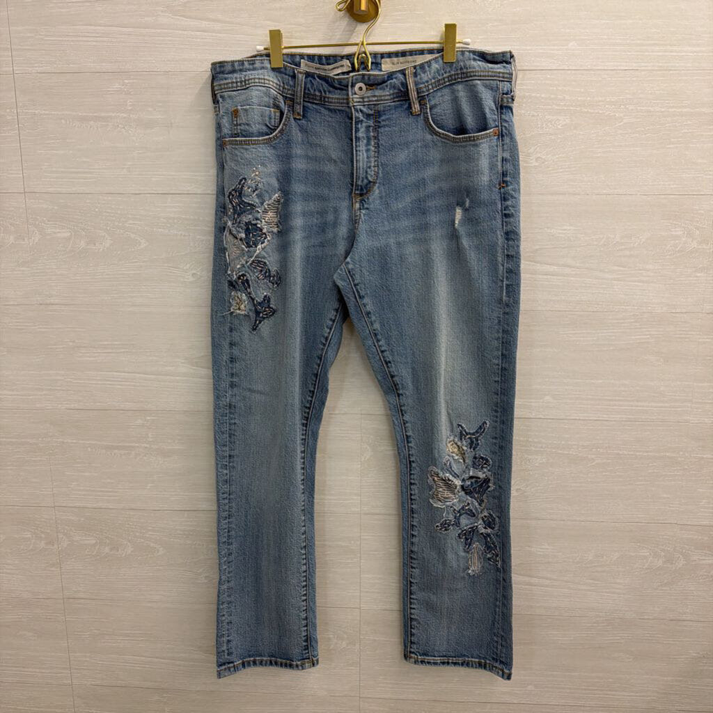 Pilcro Light Wash Slim Boyfriend Patchwork Detail Jeans 31