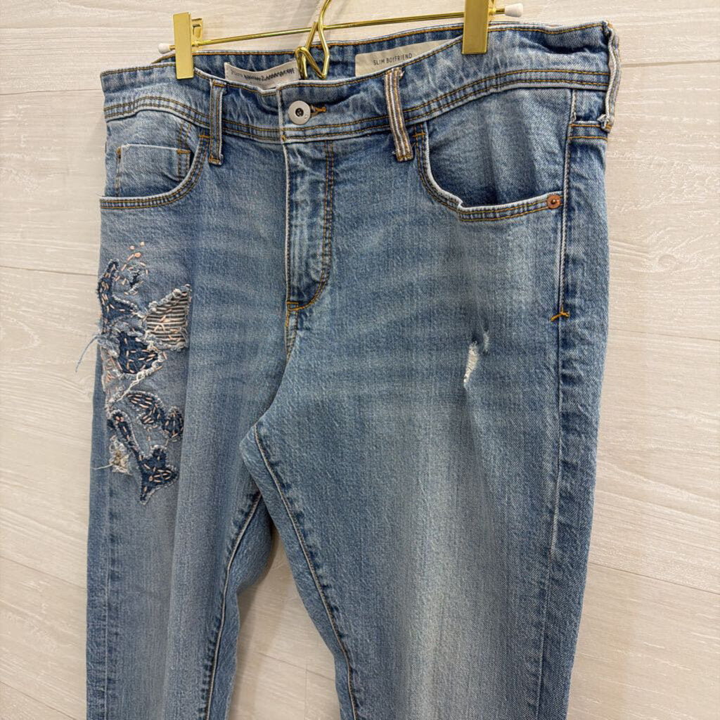 Pilcro Light Wash Slim Boyfriend Patchwork Detail Jeans 31