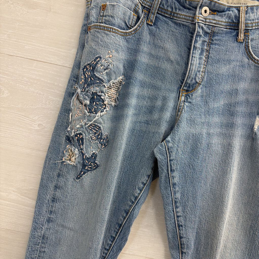 Pilcro Light Wash Slim Boyfriend Patchwork Detail Jeans 31