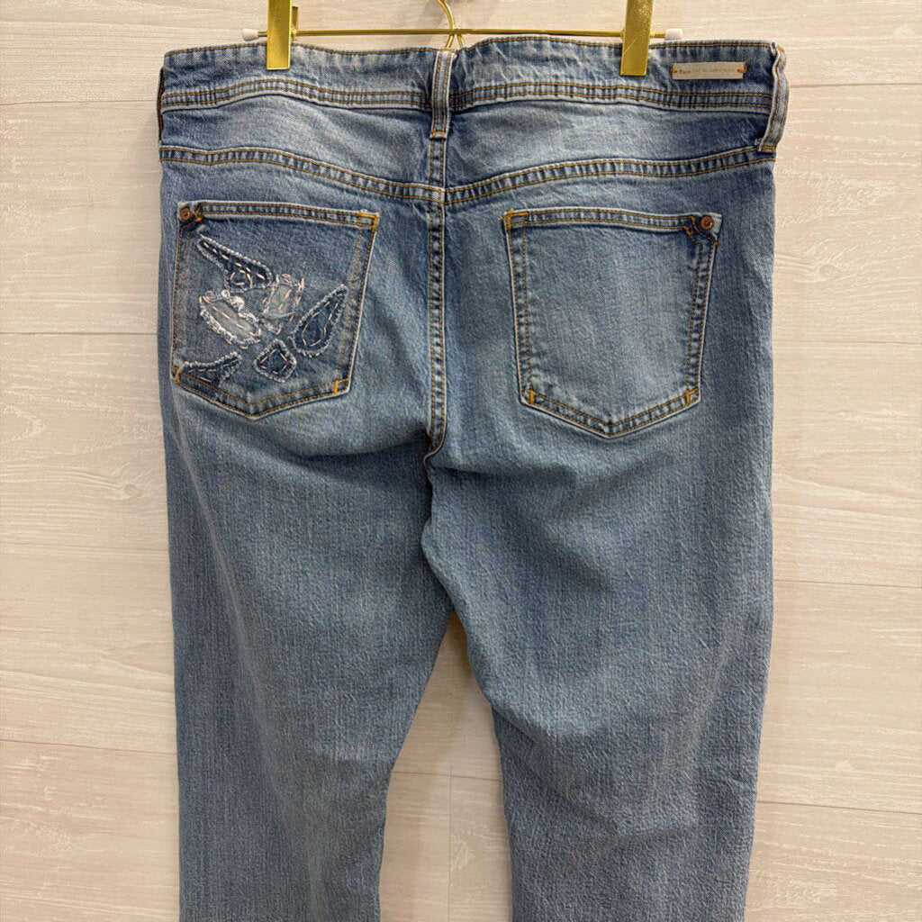 Pilcro Light Wash Slim Boyfriend Patchwork Detail Jeans 31