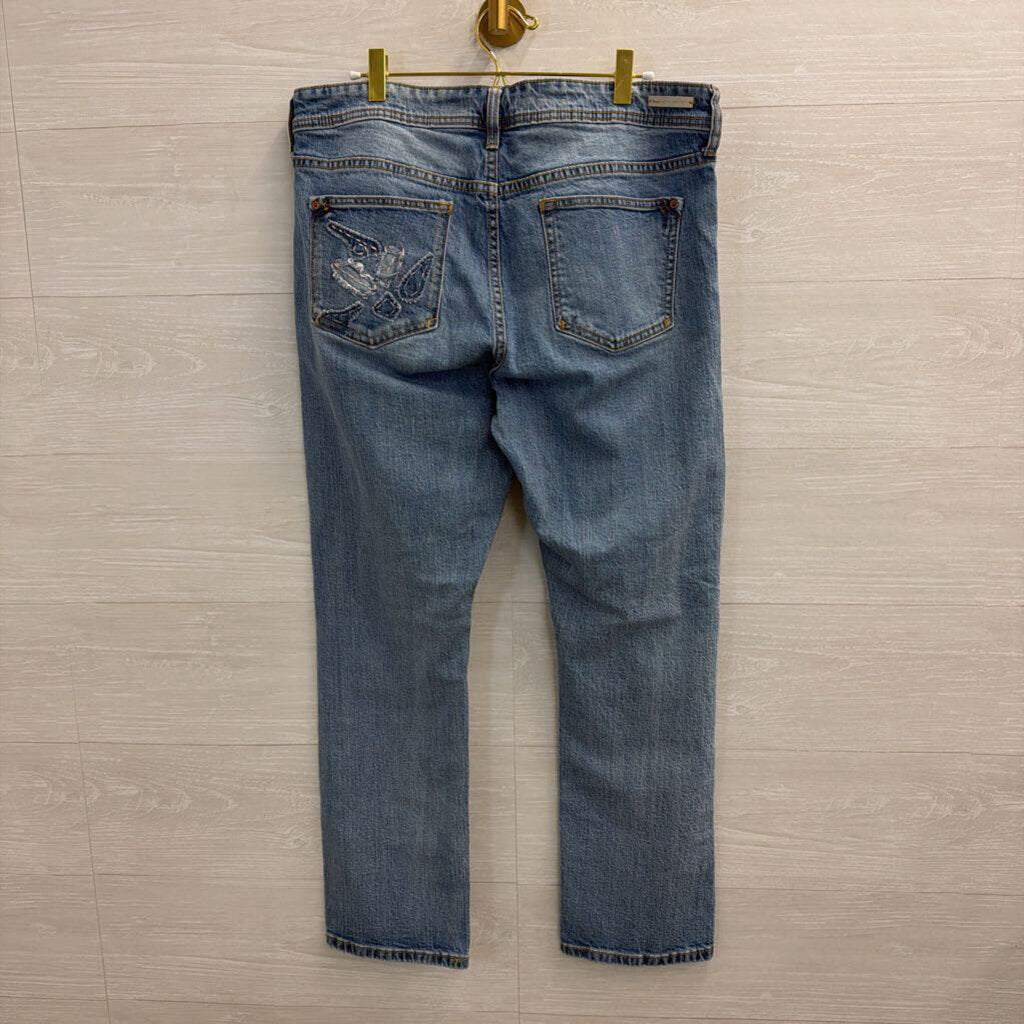 Pilcro Light Wash Slim Boyfriend Patchwork Detail Jeans 31