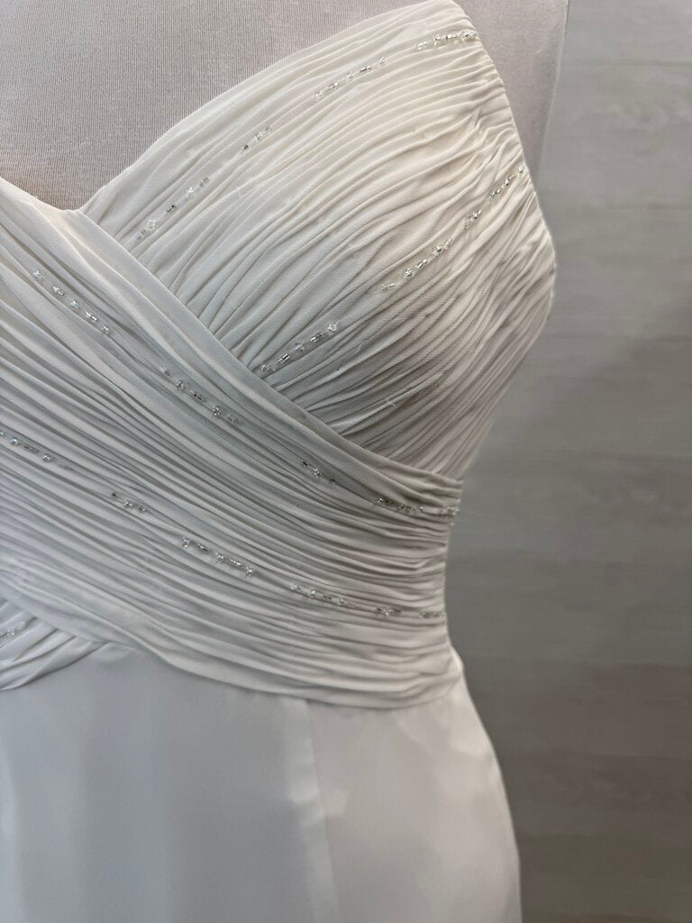 Bella Formals by Venus Ivory Pleated Ruched Top Bridal Gown 8