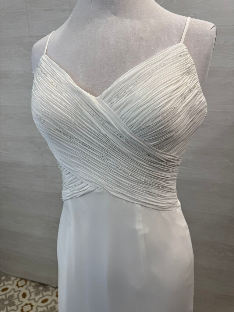 Bella Formals by Venus Ivory Pleated Ruched Top Bridal Gown 8