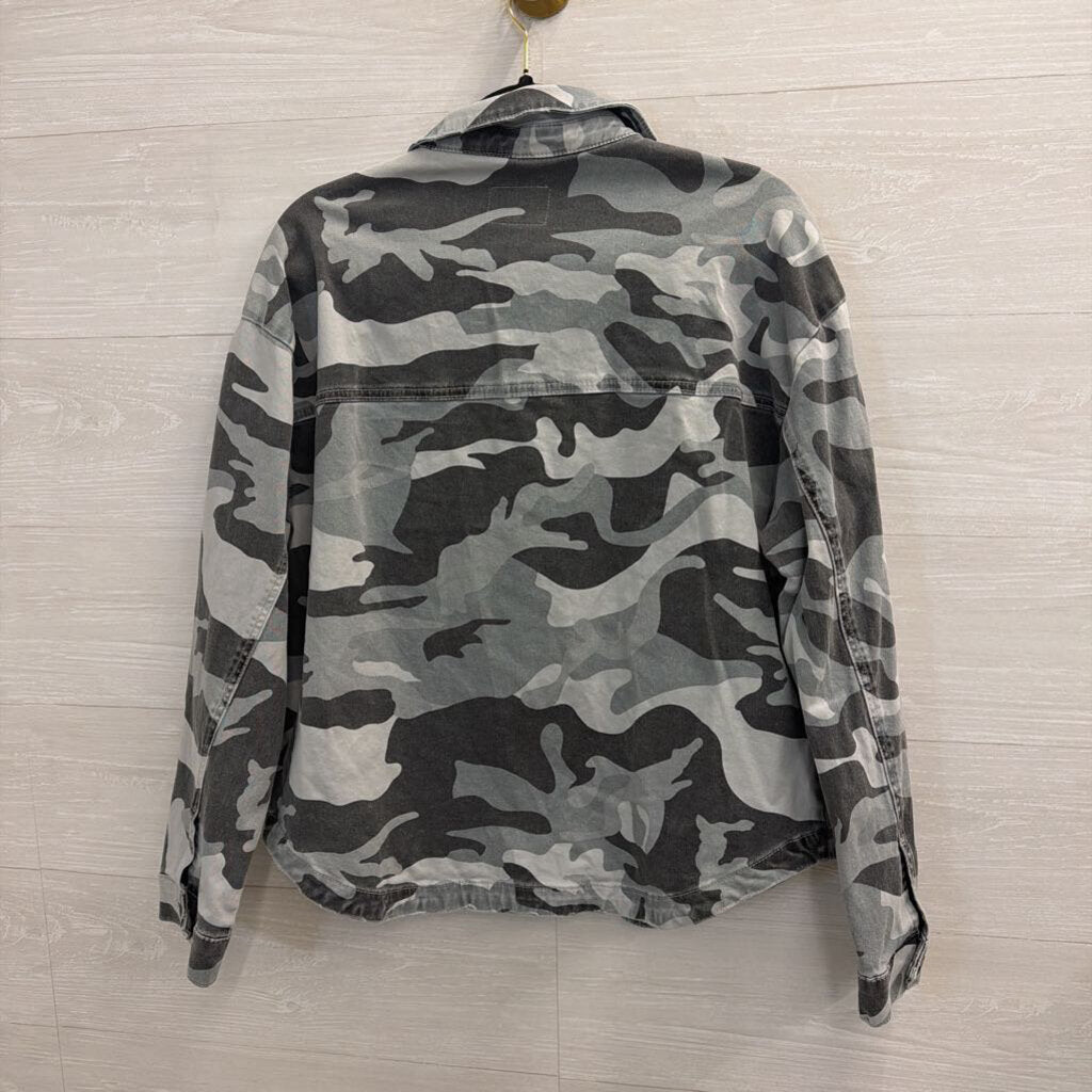 Kut Grey Camo Long Sleeve Shacket Medium