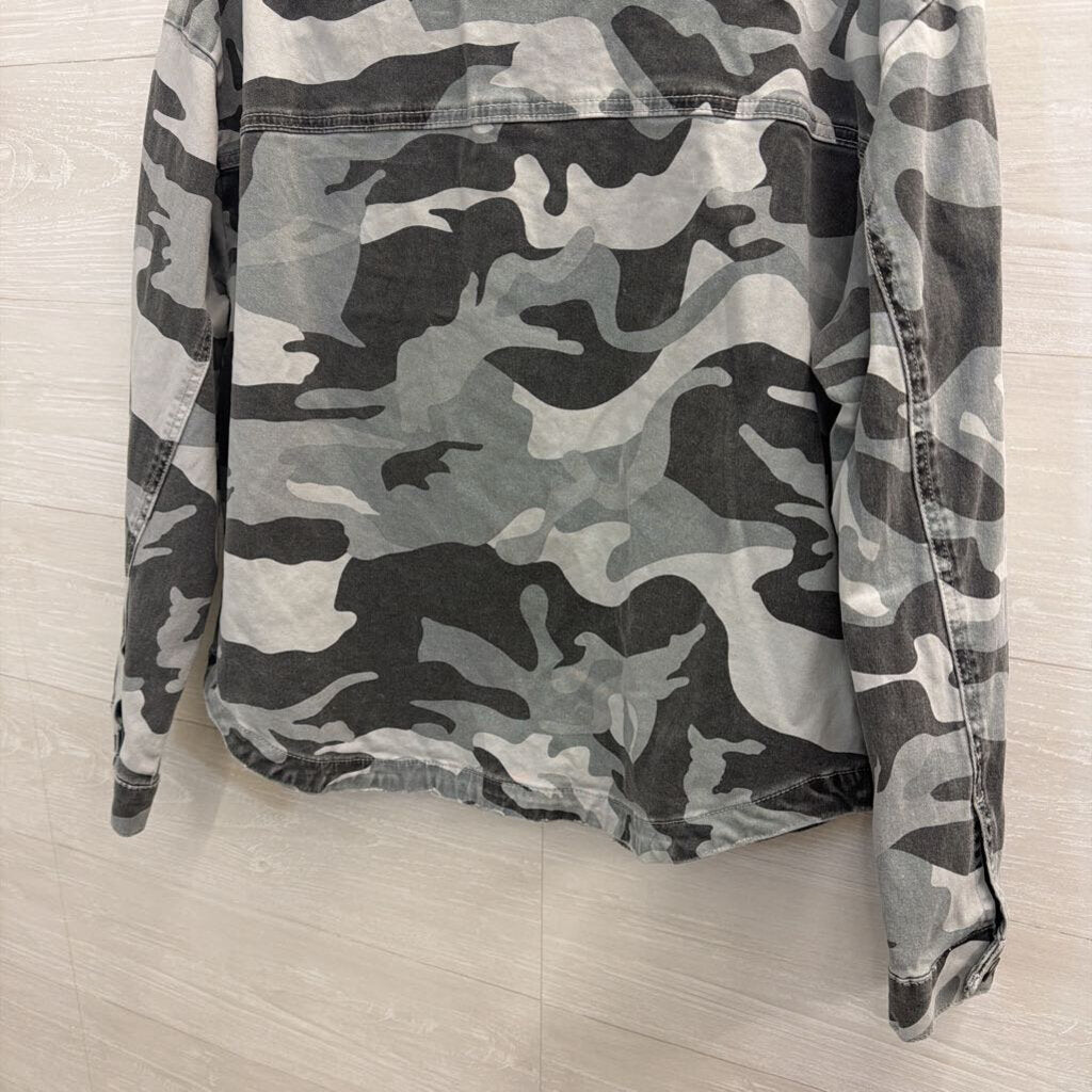 Kut Grey Camo Long Sleeve Shacket Medium