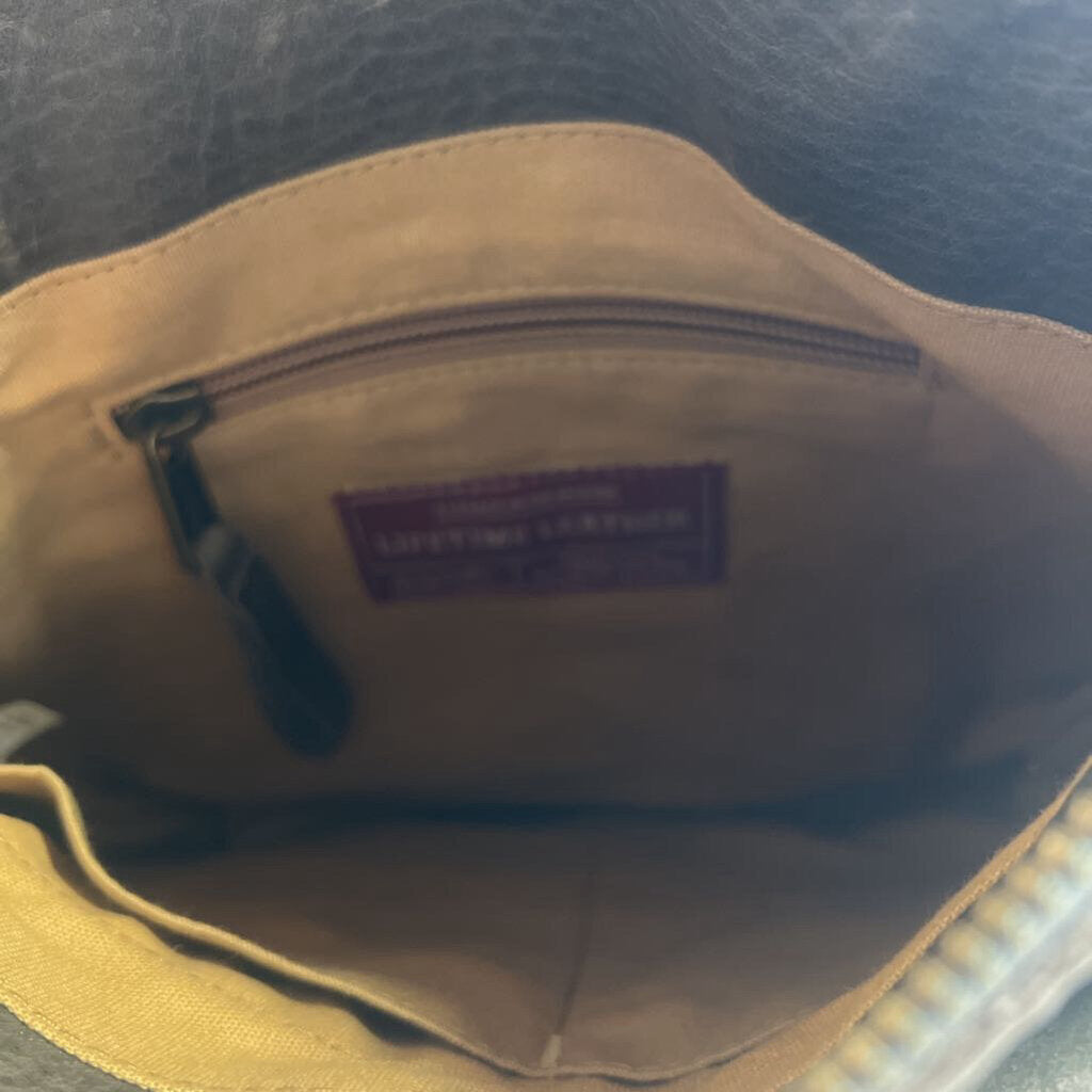 Lifetime Leather Brown Distressed Leather Purse