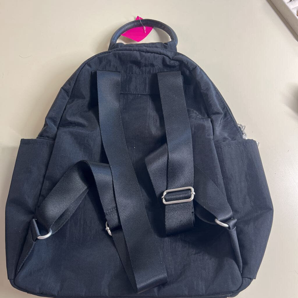 Baggallini Black All Day Backpack