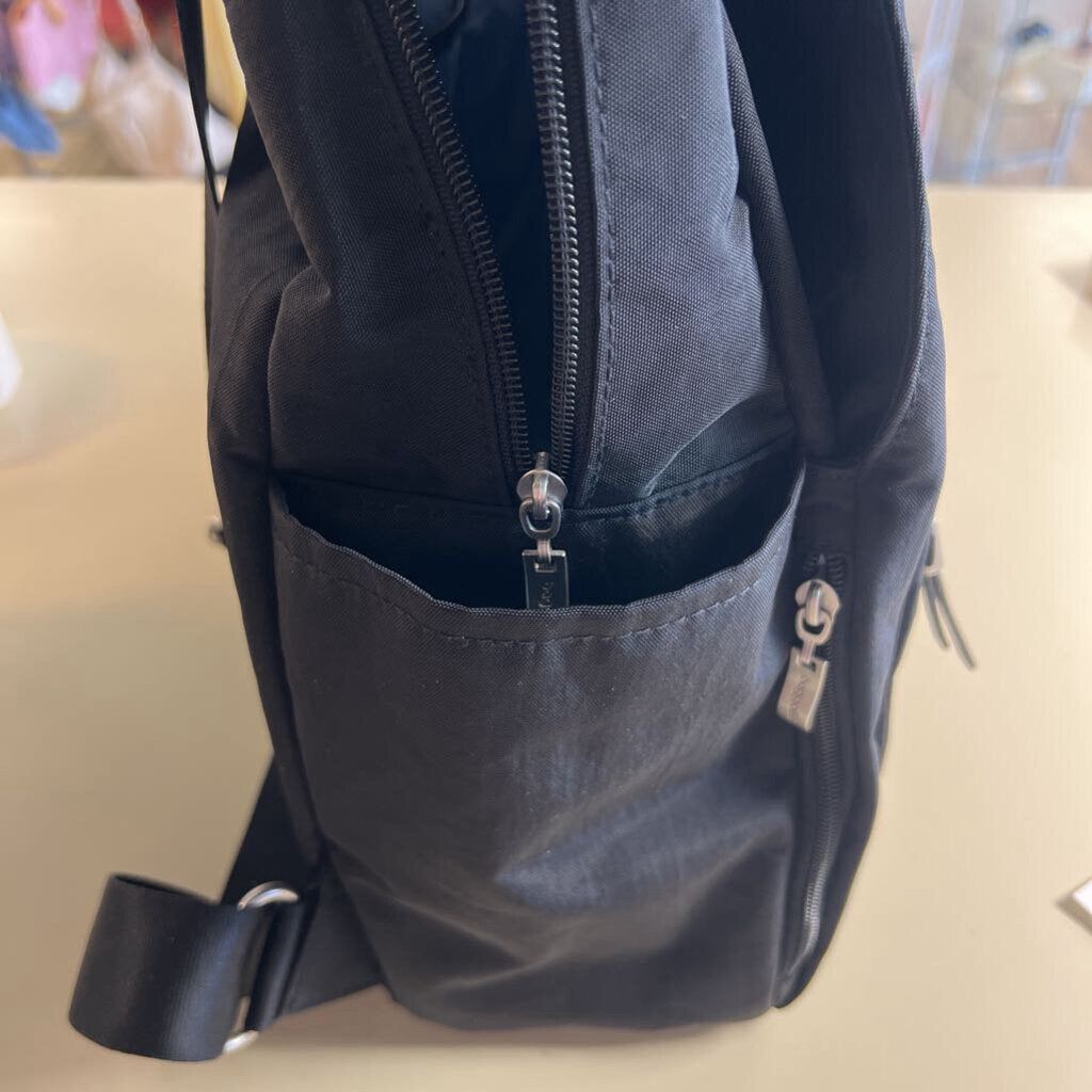 Baggallini Black All Day Backpack