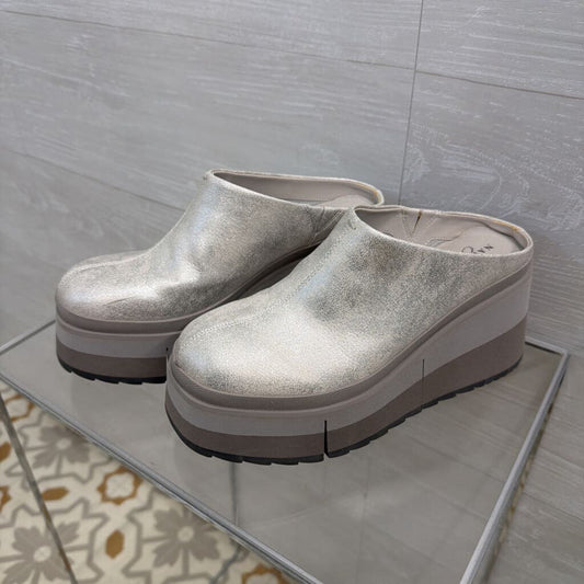 Naked Feet Metallic Silver Coach Platform Clogs 6