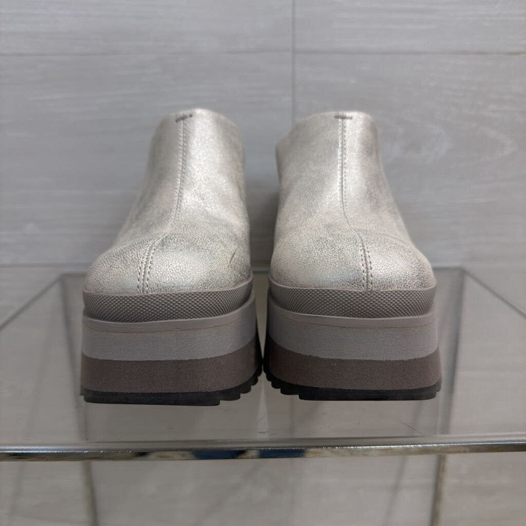 Naked Feet Metallic Silver Coach Platform Clogs 6