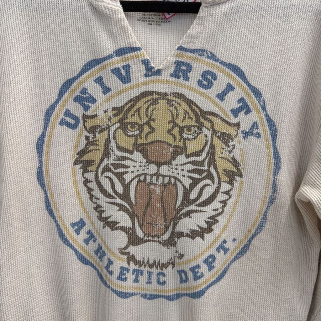 Zoe and Live Beige/ Multi Textured Cropped Long Sleeve Graphic Top Large