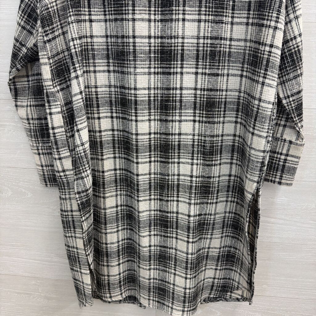 ACOA White/ Black Plaid Long Shacket Small