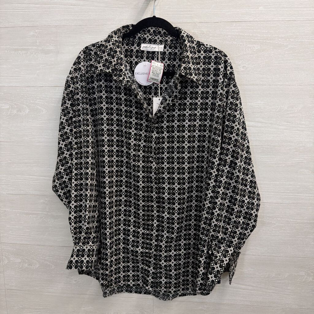 Petal and Pup Black/ White Print Silky Long Sleeve Top/ Pants Set Large