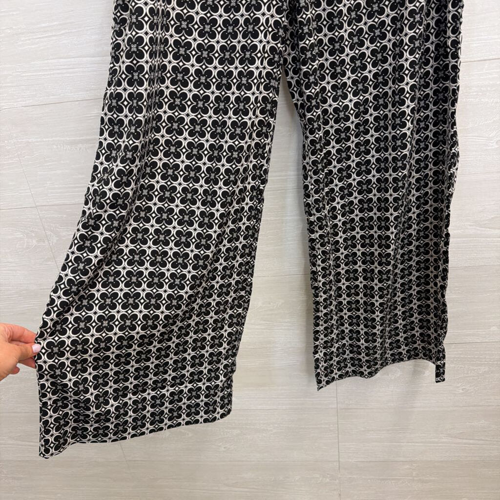 Petal and Pup Black/ White Print Silky Long Sleeve Top/ Pants Set Large
