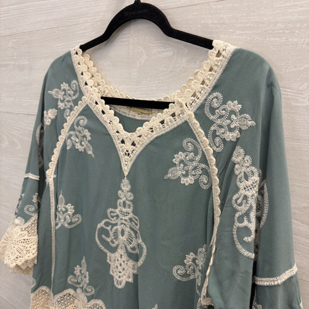 Democracy Blue/ Cream Embroidered Crochet Long Sleeve Top Small