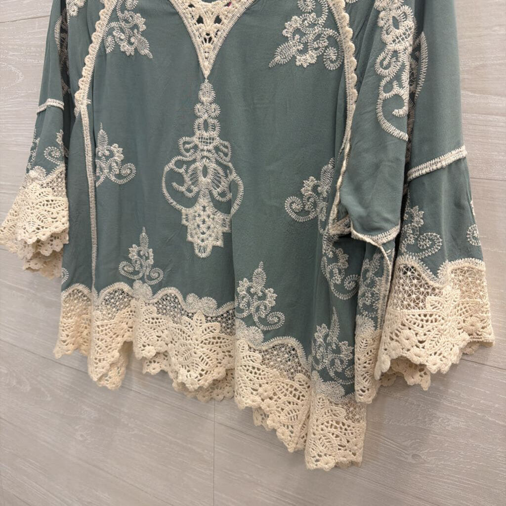 Democracy Blue/ Cream Embroidered Crochet Long Sleeve Top Small