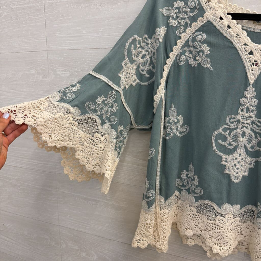 Democracy Blue/ Cream Embroidered Crochet Long Sleeve Top Small