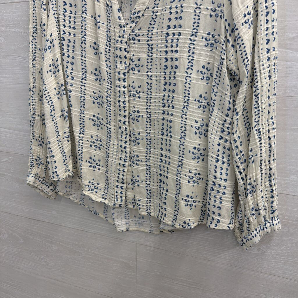 En Creme White/ Blue Print Long Sleeve Button Front Top Small
