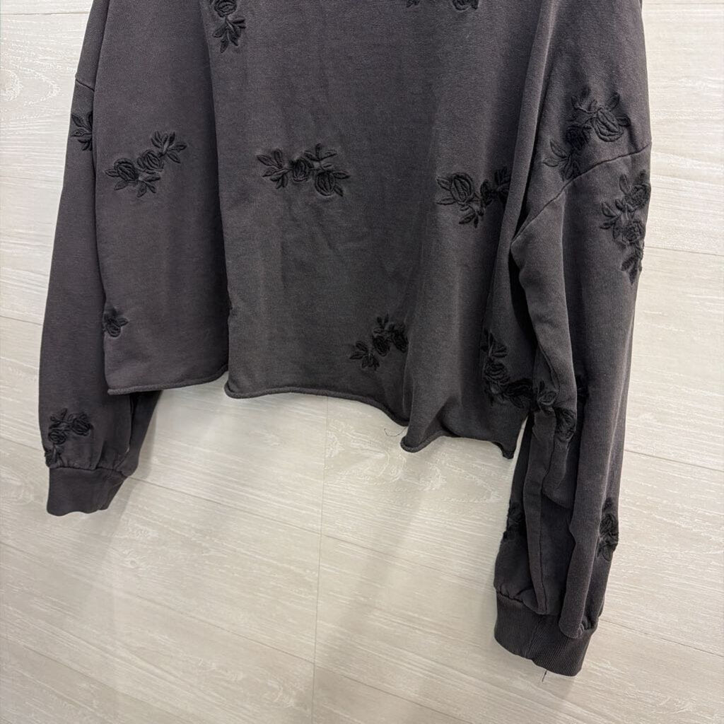 Torrid Black Embroidered Flower Cropped Long Sleeve Top 00