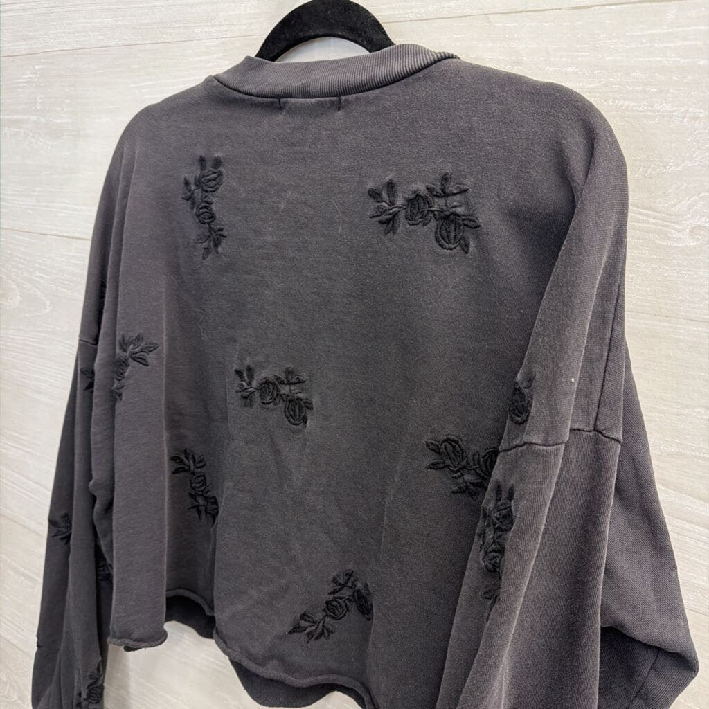 Torrid Black Embroidered Flower Cropped Long Sleeve Top 00