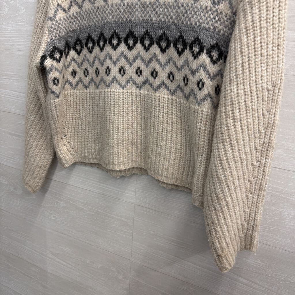 Pull and Bear Beige/ Grey Print Knit Crewneck Sweater Medium