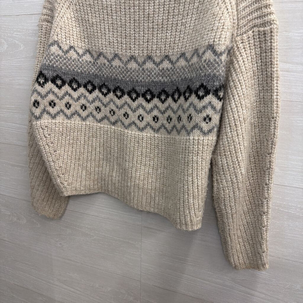 Pull and Bear Beige/ Grey Print Knit Crewneck Sweater Medium
