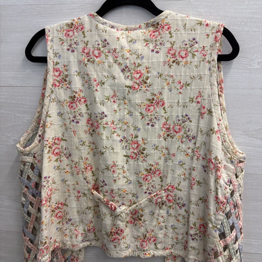 Willow Ridge Cream/ Multi Floral Print Vest Top Medium