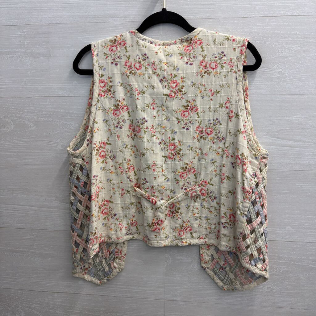 Willow Ridge Cream/ Multi Floral Print Vest Top Medium