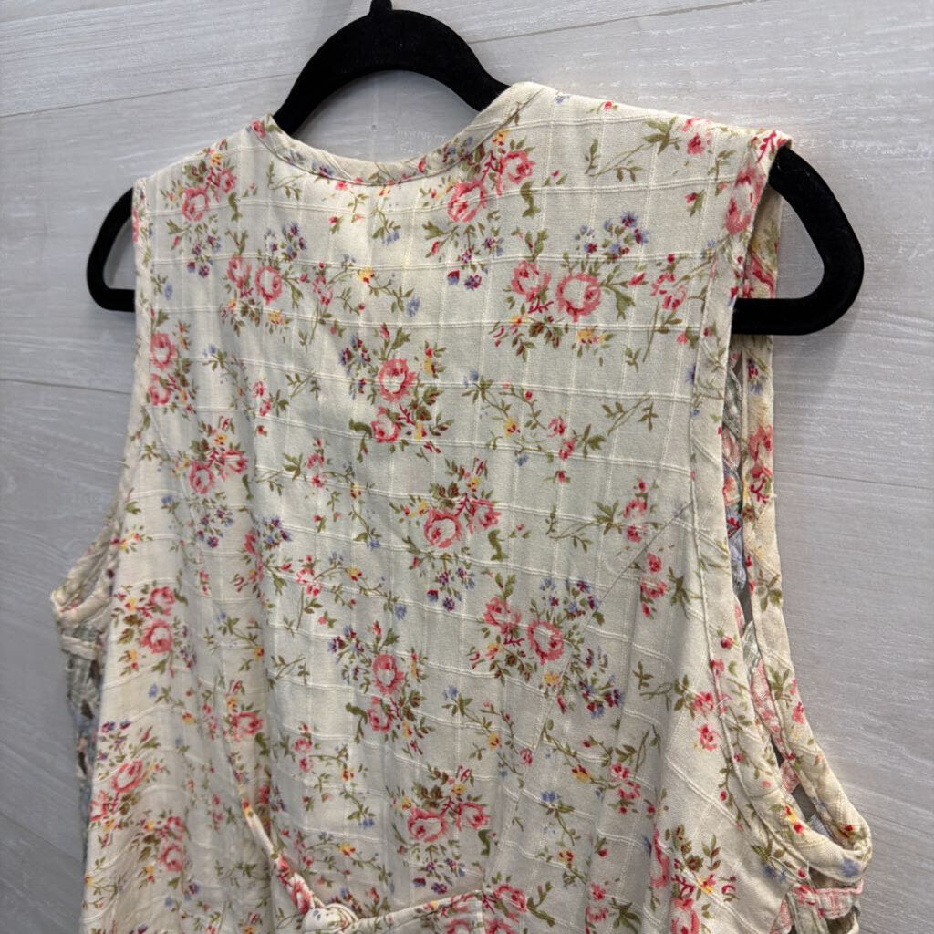 Willow Ridge Cream/ Multi Floral Print Vest Top Medium