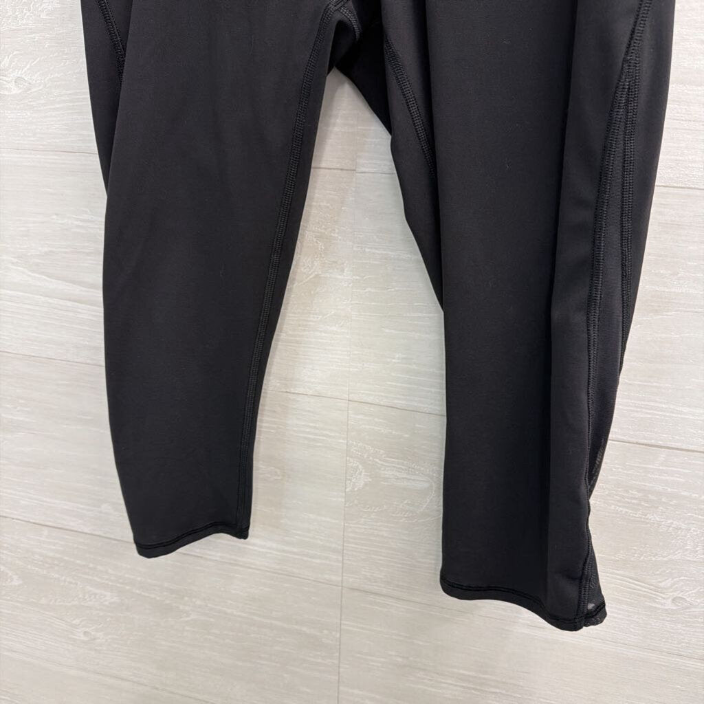 Lululemon Black Cropped Leggings 8