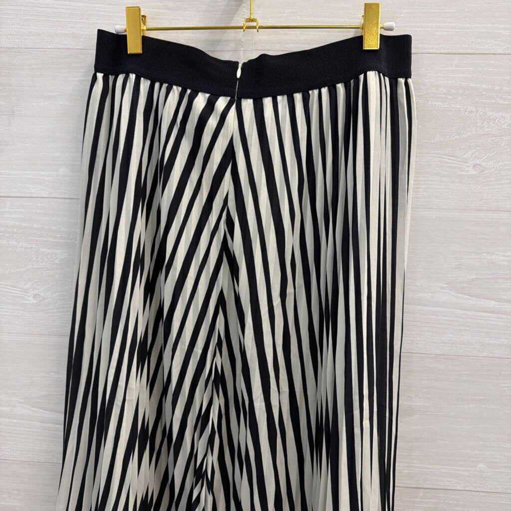 Ann Taylor Navy/ White Striped Pleated Midi Skirt 6