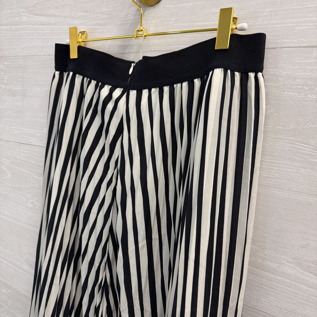 Ann Taylor Navy/ White Striped Pleated Midi Skirt 6