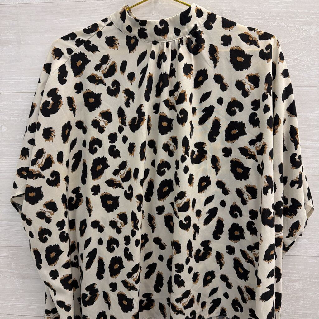 Jodifl White/ Black Leopard Print Long Sleeve Mock Neck Top Medium