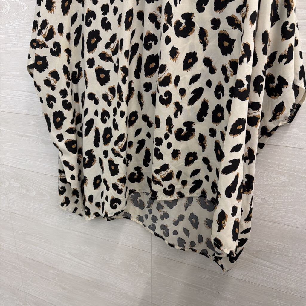 Jodifl White/ Black Leopard Print Long Sleeve Mock Neck Top Medium