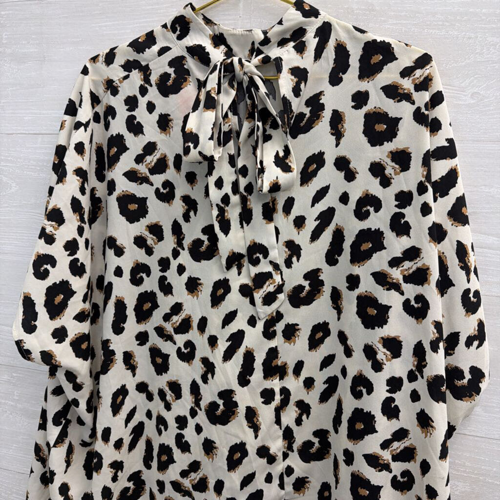 Jodifl White/ Black Leopard Print Long Sleeve Mock Neck Top Medium