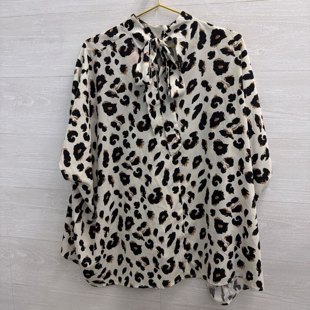 Jodifl White/ Black Leopard Print Long Sleeve Mock Neck Top Medium