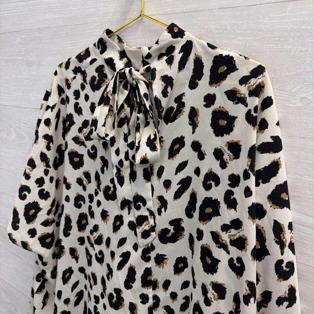 Jodifl White/ Black Leopard Print Long Sleeve Mock Neck Top Medium
