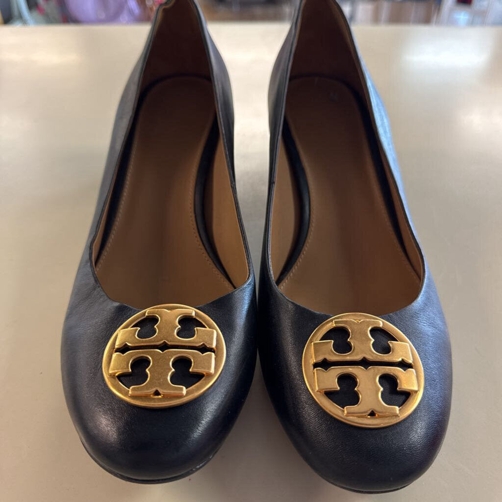 Tory Burch Black Leather Chelsea Pump Heels 11