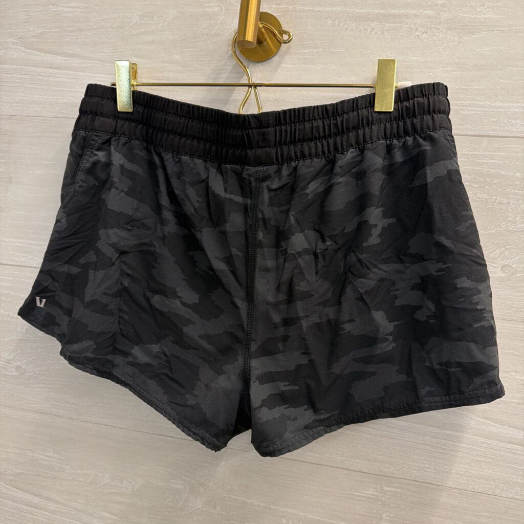 Vuroi Black Camo Print Athletic Shorts Medium