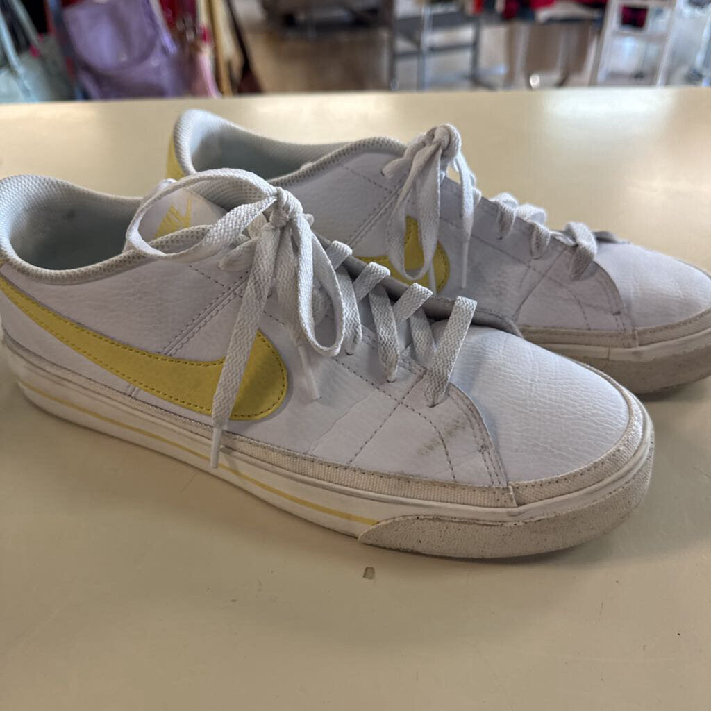 Nike White/ Yellow Leather Court Legacy Next Nature Sneakers 10.5