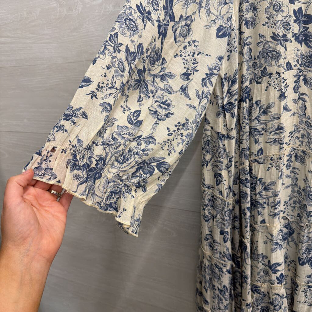 Paisley Vine White/ Blue Print Long Sleeve Dress 1XL