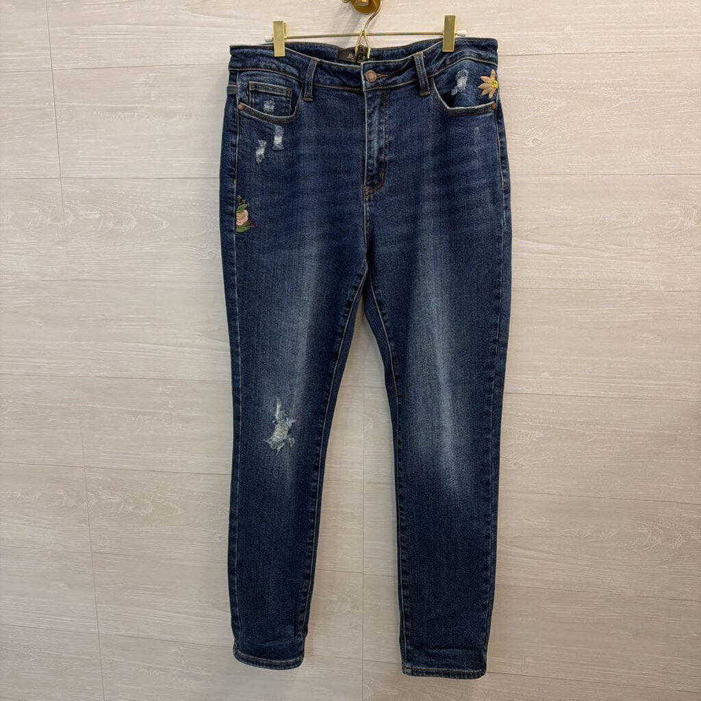 Judy Blue Dark Wash Embroidered Boyfriend Fit Jeans 30