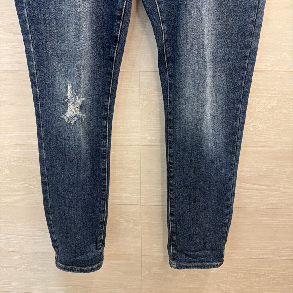 Judy Blue Dark Wash Embroidered Boyfriend Fit Jeans 30