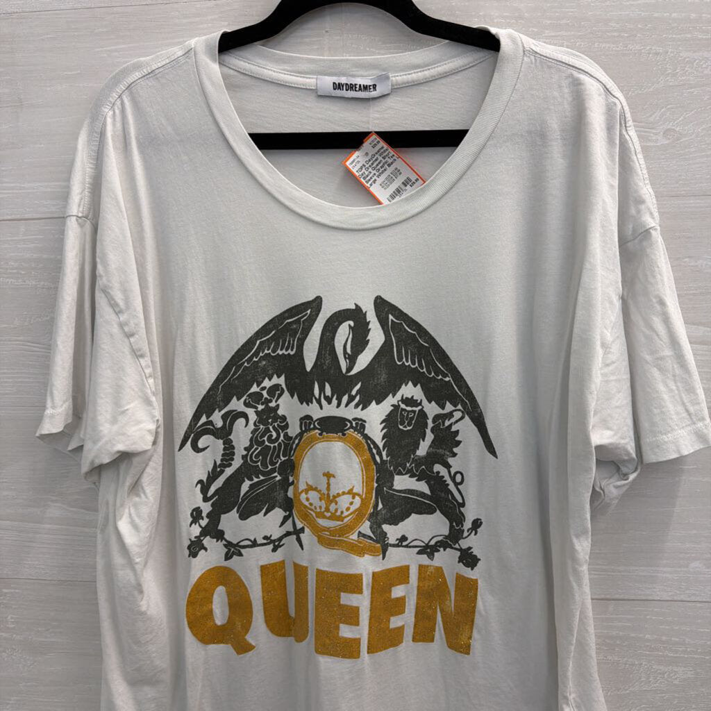 Day Dreamer White/ Black Queen Short Sleeve Graphic Tee Large