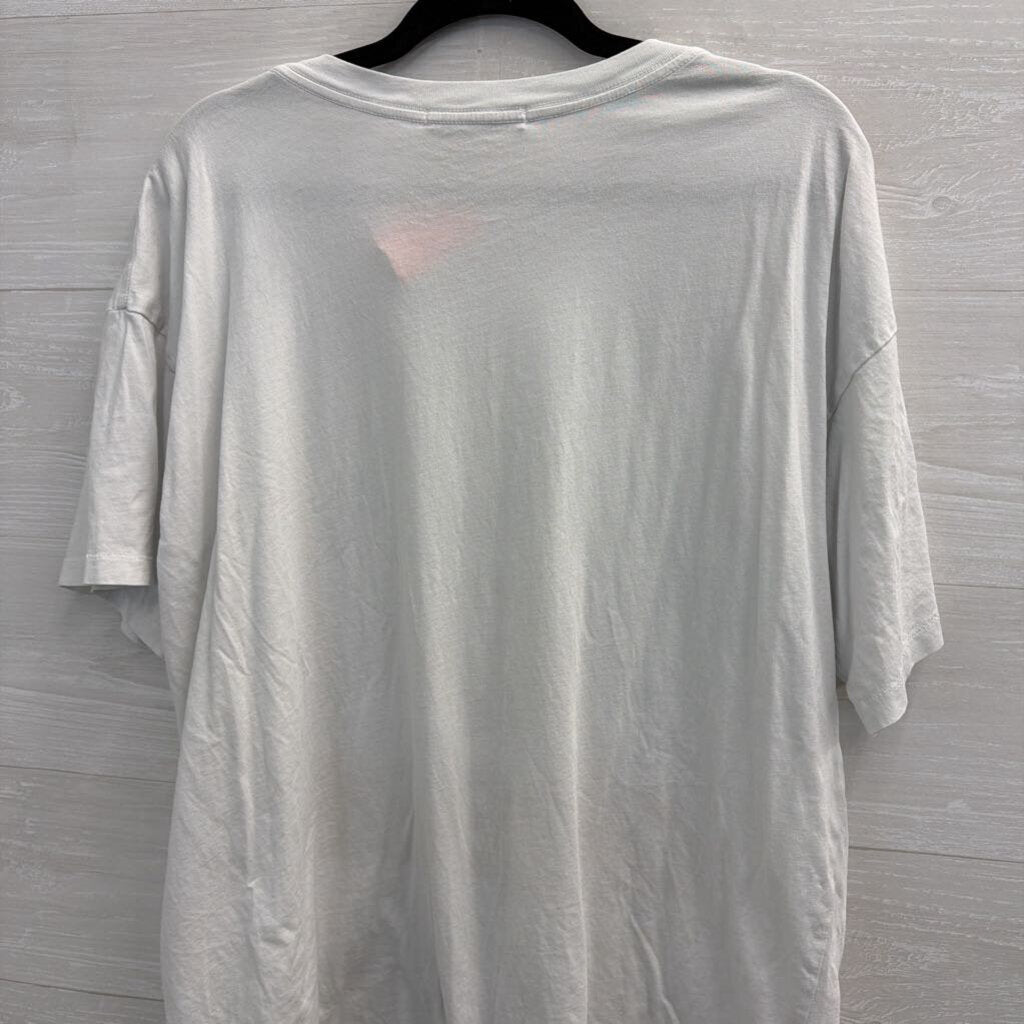 Day Dreamer White/ Black Queen Short Sleeve Graphic Tee Large