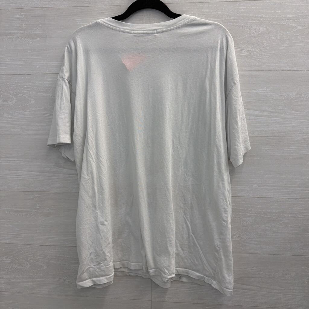 Day Dreamer White/ Black Queen Short Sleeve Graphic Tee Large