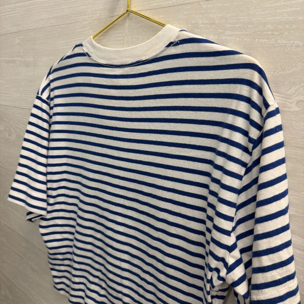 Abercrombie and Fitch White/ Blue Striped Cropped Short Sleeve Top Medium
