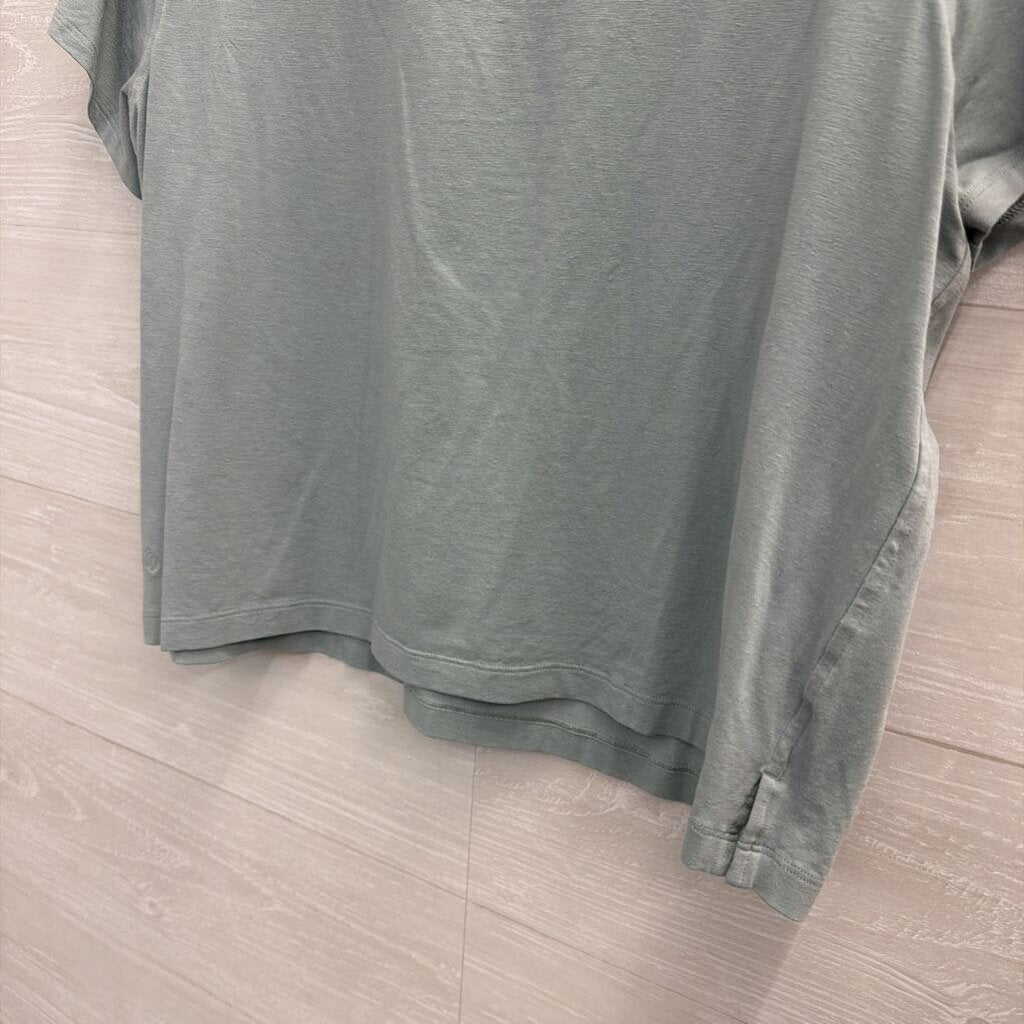 Lululemon Blue Cropped Short Sleeve Top Medium